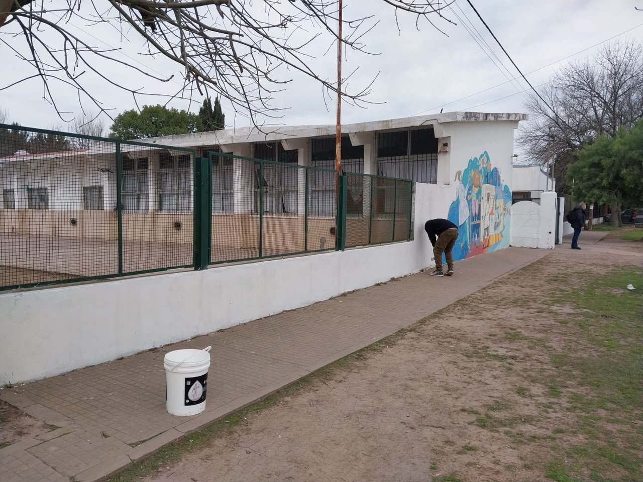 Avanzan las tareas de mantenimiento en la Escuela Primaria N° 17